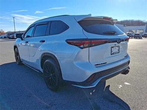 2024 Toyota Highlander XSE