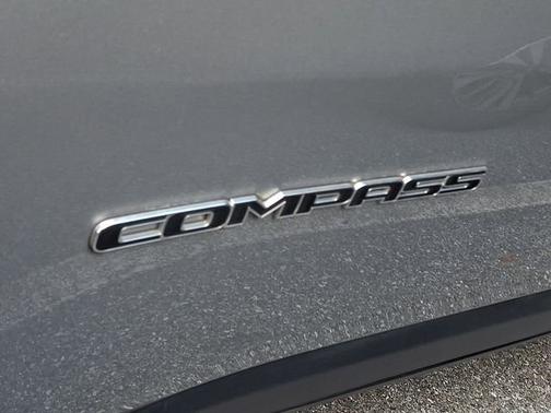 Billet Silver Metallic Clearcoat 2022 Jeep Compass Latitude Lux
