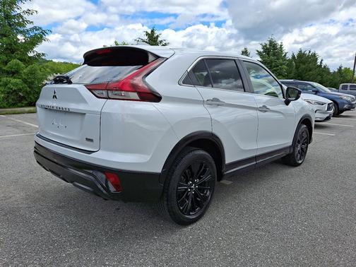 2022 Mitsubishi Eclipse Cross LE