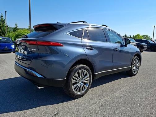 Coastal Gray Metallic 2023 Toyota Venza Limited