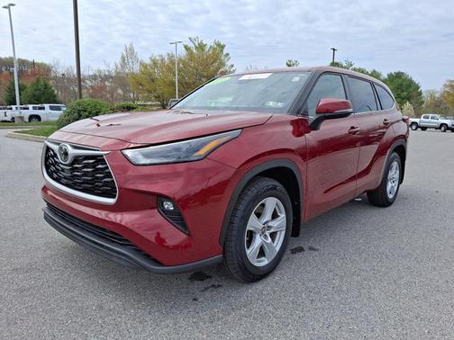 2022 Toyota Highlander LE