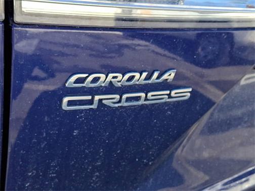 2025 Toyota Corolla Cross LE