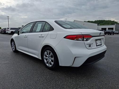 Ice Cap 2024 Toyota Corolla LE