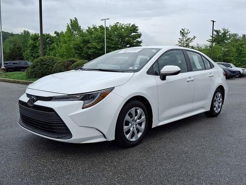 Ice Cap 2024 Toyota Corolla LE