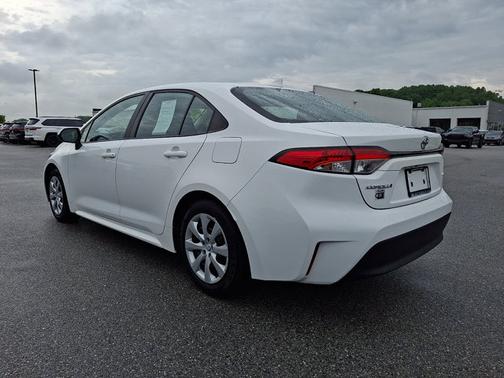 Ice Cap 2024 Toyota Corolla LE
