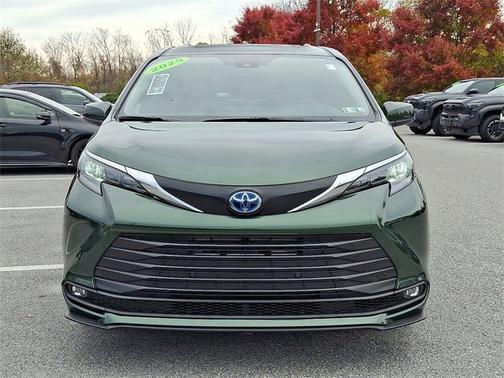 2025 Toyota Sienna XLE