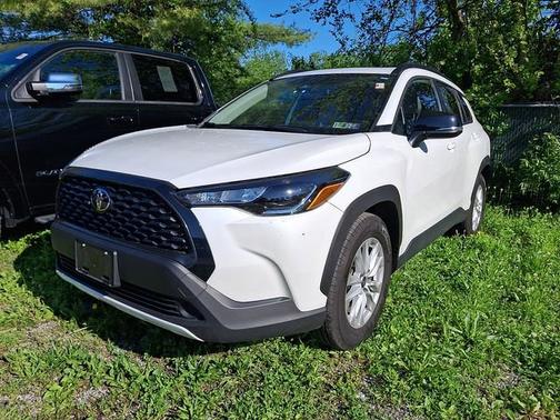 Wind Chill Pearl 2025 Toyota Corolla Cross LE