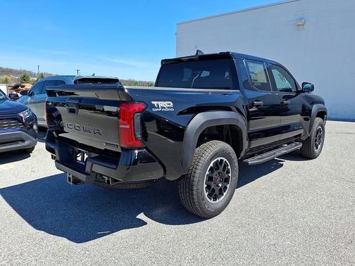 Black   202 2026 Toyota Tacoma TRD Off Road