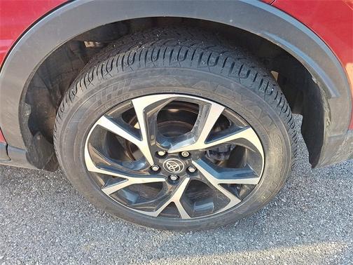 2021 Toyota C-HR XLE