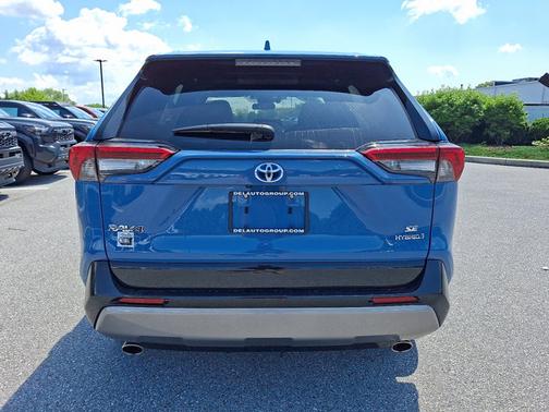 2024 Toyota RAV4 Hybrid SE