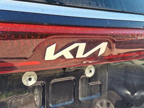 Deep Chroma Blue 2022 Kia Carnival LX