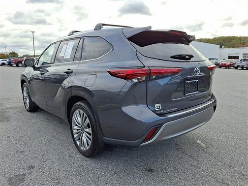 2023 Toyota Highlander Platinum