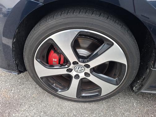 2016 Volkswagen Golf GTI SE w/Performance Pkg