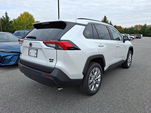 2025 Toyota RAV4 XLE Premium
