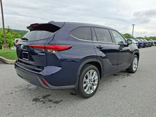2022 Toyota Highlander Hybrid Limited