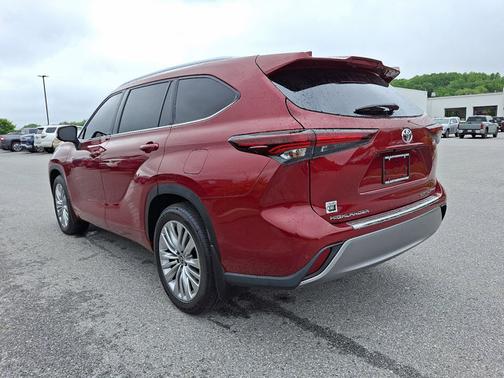 2024 Toyota Highlander Platinum