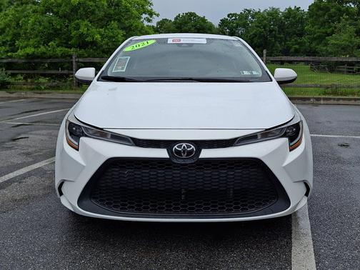 Super White 2021 Toyota Corolla LE