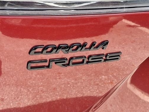 2022 Toyota Corolla Cross XLE