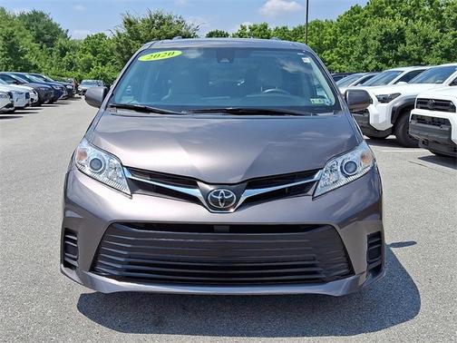2020 Toyota Sienna LE