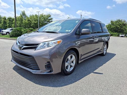 2020 Toyota Sienna LE
