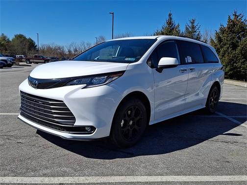 2026 Toyota Sienna Woodland Edition