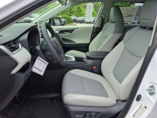 2025 Toyota RAV4 Hybrid XLE Premium