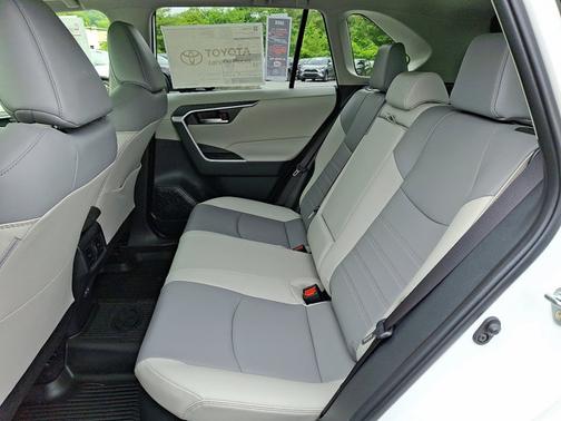 2025 Toyota RAV4 Hybrid XLE Premium