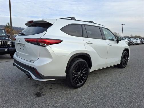 2023 Toyota Highlander XSE