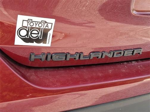 2022 Toyota Highlander LE
