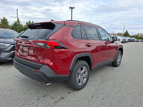 2025 Toyota RAV4 XLE