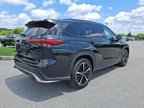 2022 Toyota Highlander XSE