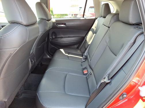 2025 Toyota Corolla Cross XLE