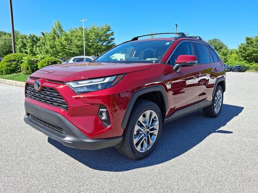 2025 Toyota RAV4 XLE Premium