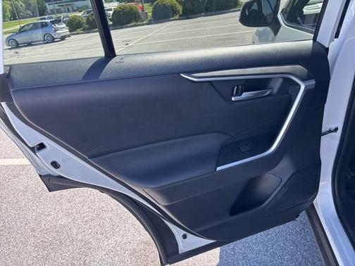 Wind Chill Pearl 2024 Toyota RAV4 Hybrid SE