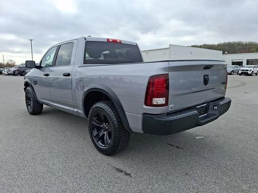 Billet Silver Metallic Clearcoat 2024 RAM 1500 Classic Warlock