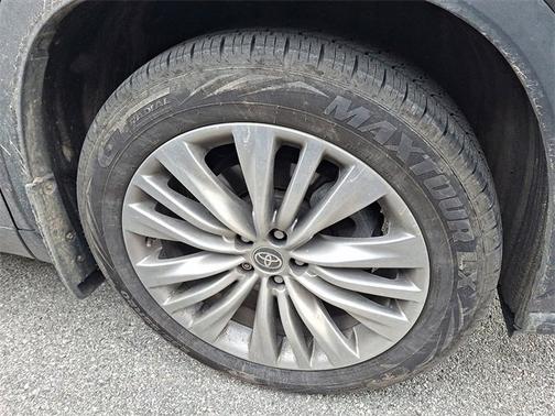 2023 Toyota Highlander Platinum