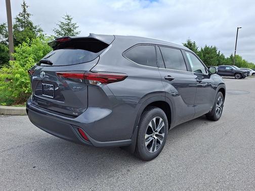 2025 Toyota Highlander Hybrid XLE
