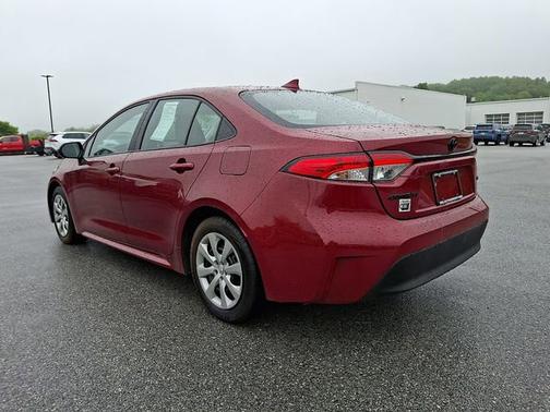 Ruby Flare Pearl 2025 Toyota Corolla LE