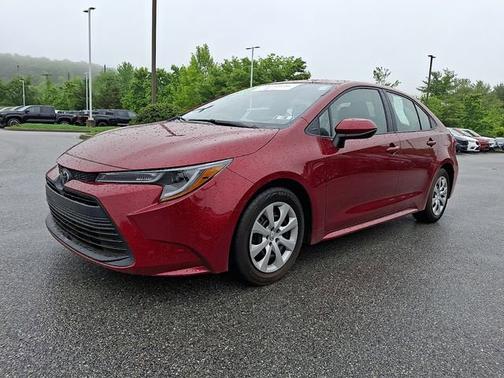 Ruby Flare Pearl 2025 Toyota Corolla LE