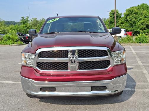 2024 RAM 1500 SLT