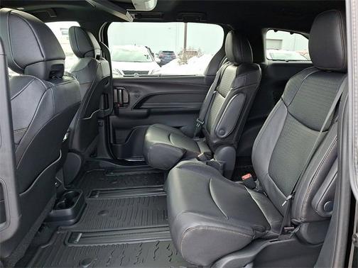 2026 Toyota Sienna Woodland Edition