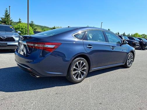 Parisian Night Pearl   8W6 2018 Toyota Avalon XLE