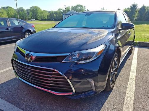 Parisian Night Pearl 8W6 2018 Toyota Avalon XLE