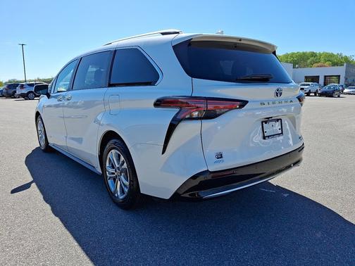 2021 Toyota Sienna Platinum 7 Passenger