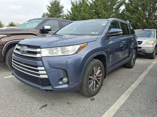 Shoreline Mist 2019 Toyota Highlander XLE