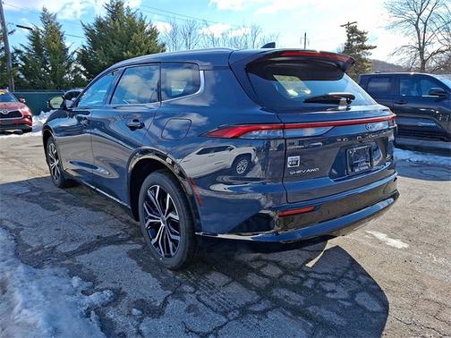 2026 Toyota Crown Signia XLE