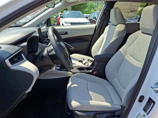2025 Toyota Corolla Cross LE