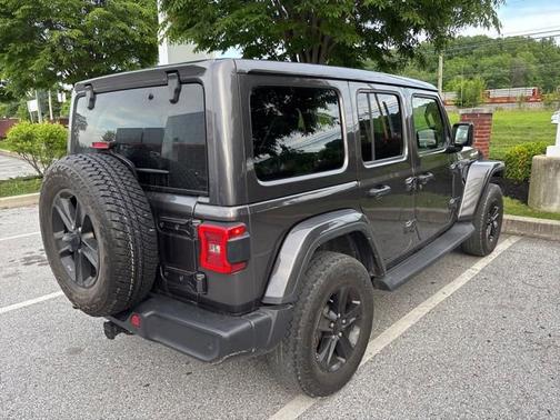 Granite Crystal Metallic Clearcoat 2021 Jeep Wrangler Unlimited Sahara