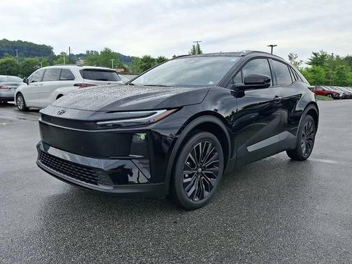 Midnight Black Metallic 2026 Toyota C-HR XSE