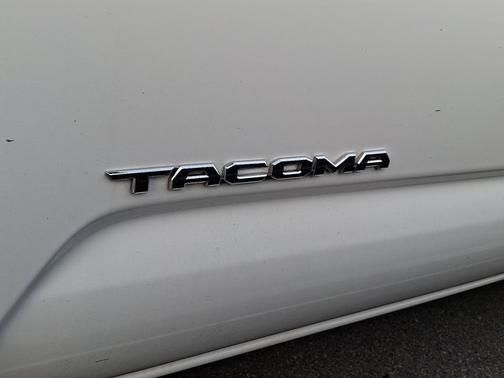 2017 Toyota Tacoma SR